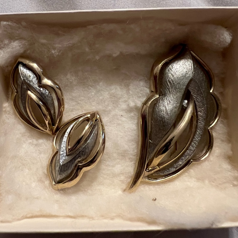 Vintage Silver & Gold Toned Brooch and Clip Earrings